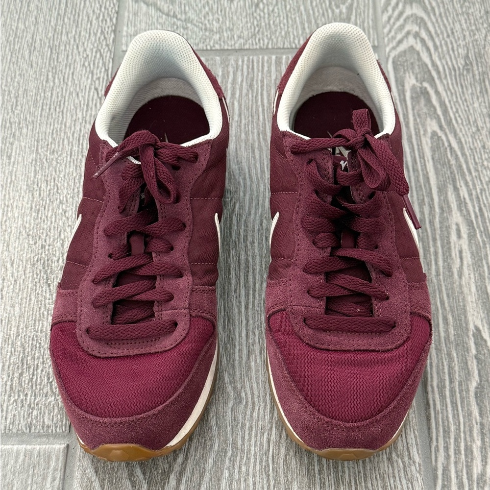 Nike Genicco Sneakers